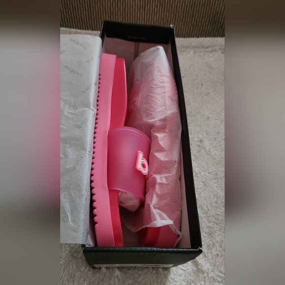 NEW IN BOX! BEBE TRANSLUCENT SLIDE SANDAL IN HOT PINK MULTI ~ SIZE 7 - Picture 4 of 6